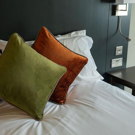Cat & Lion Country Pub And Hotel Warrington  Ngoại thất bức ảnh