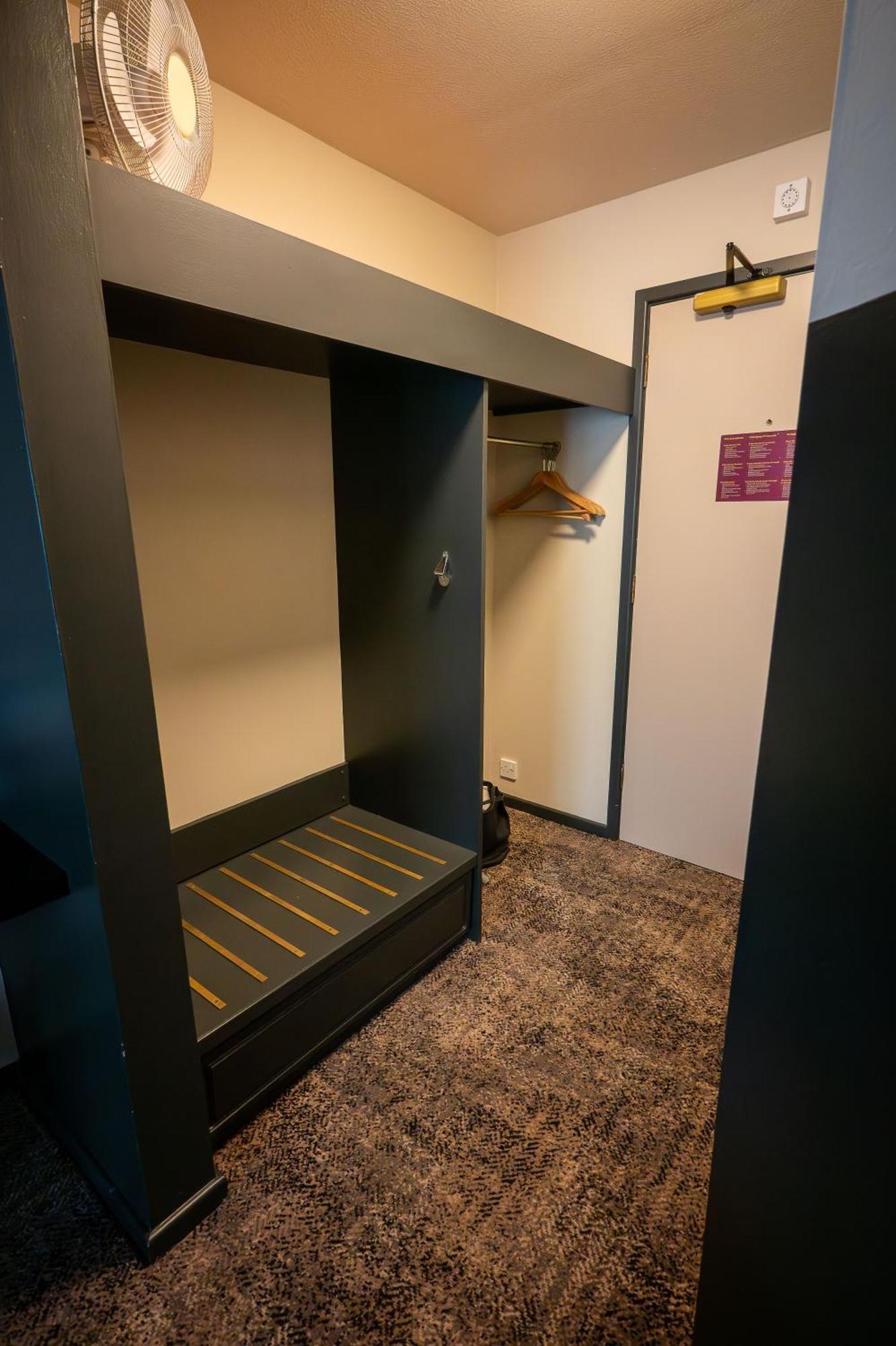 Cat & Lion Country Pub And Hotel Warrington  Ngoại thất bức ảnh